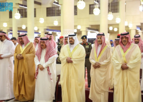 بحضور عدد من الأمراء والمسؤولين… «نائب أمير الرياض» يؤدي صلاة الميت على الأمير الوليد بن خالد بن طلال