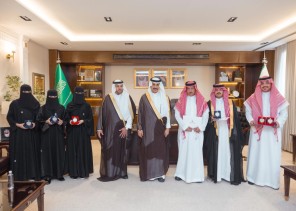محافظ حفر الباطن يهنئ طلاب الجامعة الفائزين بـ 6 جوائز عالمية في معرض «إيتكس 2025»