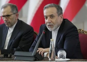 وزير الخارجية الإيراني: ندرس استئناف المفاوضات مع الولايات المتحدة بشروط تتعلق بالضمانات