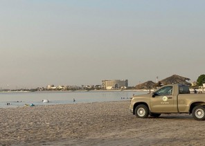 إقبال واسع على شواطئ الجبيل الصناعية صيفًا.. والهيئة الملكية تعزز الحراسة الأمنية لحماية الزوار