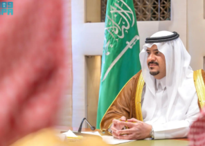 نائب أمير الرياض يرأس اجتماعًا مع وفد “تطوير مطار الملك سلمان الدولي”
