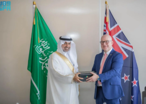 وزير الصحة يبحث تعزيز التعاون الصحي مع نيوزيلندا ويعرض تجربة المملكة في الصحة الرقمية