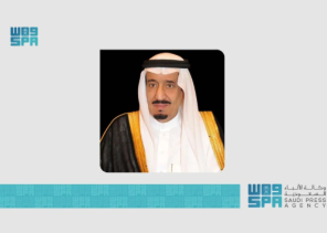 خادم الحرمين الشريفين يمنح 8 مقيمين «ميدالية الاستحقاق» لتبرعهم بالدم عشر مرات