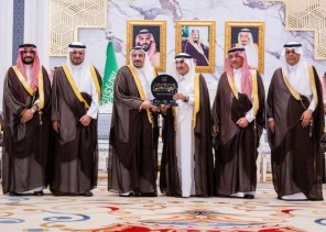 أمير القصيم يكرم رجل الأعمال خالد الخضير لدعمه مبادرة الأوقاف التعليمية