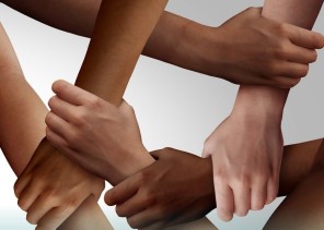 النيابة العامة: التعصب القبلي تعدٍ على القيم المجتمعية ويُعرّض مرتكبه للمساءلة