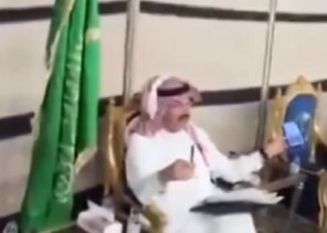 بشرى للمعلمات.. فيديو يوثق اتصالاً “على الهواء” بين أمير عسير ووزير التعليم.. ماذا دار في المكالمة؟
