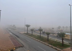 الأرصاد تحذر من رياح مثيرة للأتربة وضباب في عدة مناطق بالمملكة