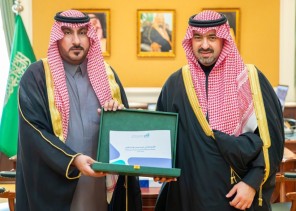 جمعية “قادر” تستعرض أهدافها ومبادراتها النوعية أمام نائب أمير تبوك