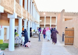 من الطين واللبن والحجر.. قصر القشلة شاهد على عراقة حائل (فيديو)