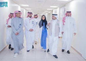 198 منشأة تخدم 2.1 مليون نسمة.. وزير الصحة يتابع جاهزية الخدمات الصحية بالمدينة