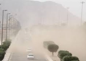 الأرصاد: رياح نشطة وأتربة مثارة تضرب عدة مناطق بالمملكة اليوم