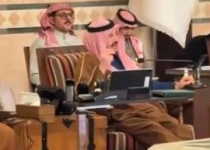 بموقف يجسد الوفاء.. الأمير تركي بن طلال لرجل الأعمال “عايض فرحان آل عجلان”: بيض الله وجهك وكثر خيرك (شاهد)