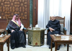 خلال استقبال سفير المملكة بالقاهرة.. شيخ الأزهر يجدد إدانته للاعتداءات الإيرانية على المنشآت المدنية والاقتصادية بالسعودية ودول الخليج