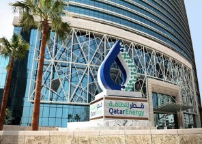 هجوم عسكري يستهدف مرافق قطر للطاقة وتوقف إنتاج الغاز والمنتجات المرتبطة