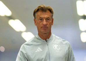 من الأخضر إلى أفريقيا؟ تصاعد مؤشرات رحيل رينارد وعرض جديد في الأفق