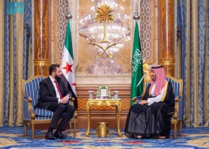 ولي العهد السعودي يلتقي الرئيس السوري في جدة لبحث العلاقات الثنائية