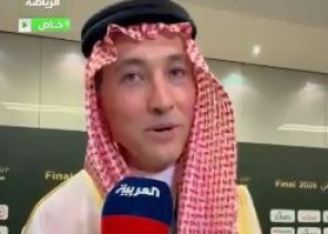رئيس نادي الخلود يكشف أسباب ارتدائه الزي السعودي.. ويؤكد: فخور بأداء الفريق أمام الهلال (شاهد)