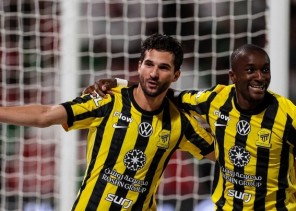 الاتحاد يتخطى الاتفاق بثلاثية ويقترب من دوري أبطال آسيا للنخبة