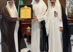 محافظ الحائط يستقبل وفد “نادي أثر” ويطلع على خطته التشغيلية لعام 2026