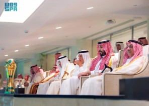 ولي العهد يتوج الهلال بكأس خادم الحرمين الشريفين