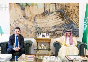 مباحثات سعودية فرنسية في الرياض حول العلاقات الثنائية والقضايا الإقليمية والدولية
