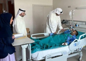 وزير الدفاع يطمئن على المصابين.. والدفاع الكويتية تكشف تفاصيل الهجوم