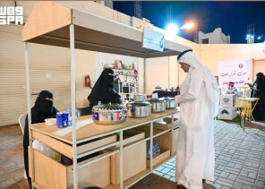 بنك التنمية الاجتماعية يشارك في مهرجان سوق المزارعين بطريف ويدعم 17 أسرة منتجة