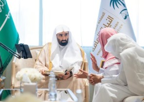 النائب العام يستقبل مواطنين ومقيمين ويوجه بسرعة معالجة طلباتهم