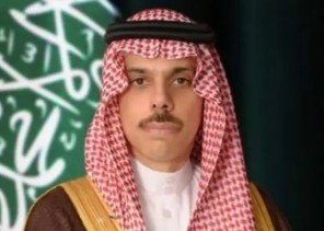 وزير الخارجية يبحث مع 4 نظراء خليجيين وعربيين تطورات المنطقة وحرية الملاحة في هرمز