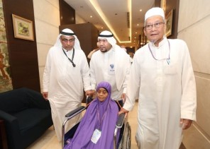 حاجة تايلندية تبلغ من العمر 103 أعوام تقهر الظروف وتحقق حلم السنين بأداء فريضة الحج