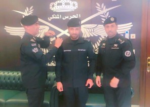 اللواء عبد العزيز الفغم يقلد بدر الدويش رتبة مقدم