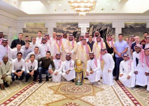 الأمير فيصل بن بندر يستقبل رئيس وأعضاء نادي النصر