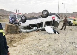 الباحة.. وفاة طفل وإصابة آخر في انقلاب سيارة تقودها امرأة