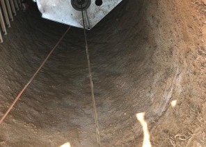 مدني الرس ينجح في انقاذ طفل وعامل من داخل بئر