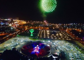 شاهد من الجو.. 10 آلاف قذيقة تضيء سماء جازان معلنة انطلاق مهرجانها الشتوى
