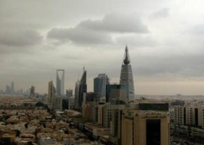 أمطار ورياح بالرياض والمدينة والشرقية.. وتحذيرات من السيول بالحدود الشمالية