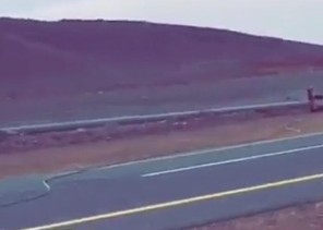 سقوط ٣ أعمدة ضغط عالٍ للكهرباء في بدع بن خلف جنوب حائل بسبب الرياح الشديدة