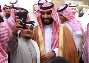 بالفيديو.. ولي العهد يزور عددا من أعيان الحدود الشمالية.. ويؤكد: ملف القبائل العائدة سينتهي قريباً