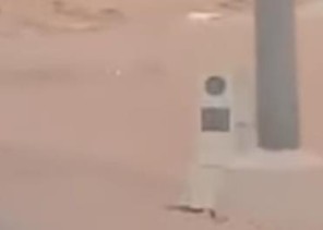 فيديو.. “ساهر” مخفي خلف عمود إنارة.. وجدل بين الناشطين حول نظامية ذلك