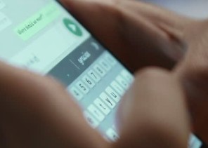 هذا ما فعله “واتس آب” بين طلاب ومعلمهم بـ”مكة”!