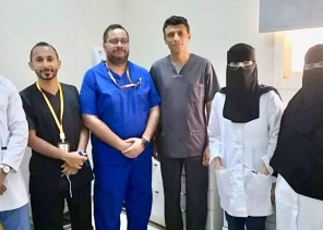 فريق صامطة الجراحي ينجح في استخراج جسم معدني من فك مصاب