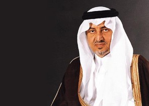 بمناسبة بلوغه الثمانين.. خالد الفيصل ينشر قصيدة جديدة (فيديو)