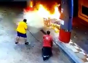 بالصور..محافظ ينبع يكرم “المرزوقي” بعد منعه كارثة محققة بإحدى محطات الوقود