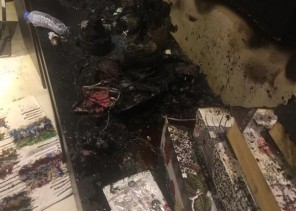 «بالصور» انفجار “شاحن متنقل” يتسبب بحريق داخل شقة سكنية في الطائف