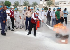 مستشفى الفيصل بالاحساء يدرب منسوبيه على استخدام طفاية الحريق