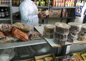 المراقبون الصحيون يقمون بجولات ميدانيه على مطاعم مدينة انبوان