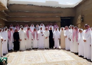 30 مسؤولا ورجل أعمال وكاتب يستنفرون من أجل أبها