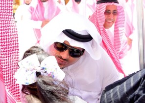 الأمير فيصل بن بندر يفتتح “قيصرية الكتاب” بمنطقة قصر الحكم