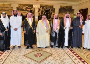 أمير منطقة الرياض يستقبل أعضاء جمعية نحّال التعاونية ويدشّن برنامج “عالم صحي”