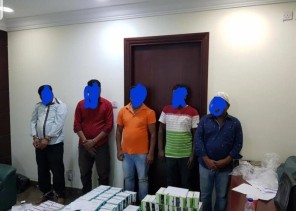 شرطة المدينة تطيح بـ5 بنجلاديشيين سرقوا أدوية بـ4 ملايين ريال من أحد المستشفيات
